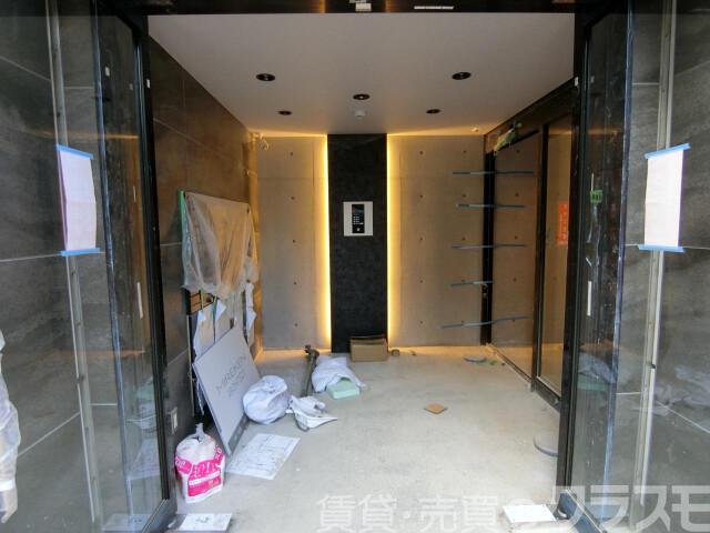 2/2 エントランス