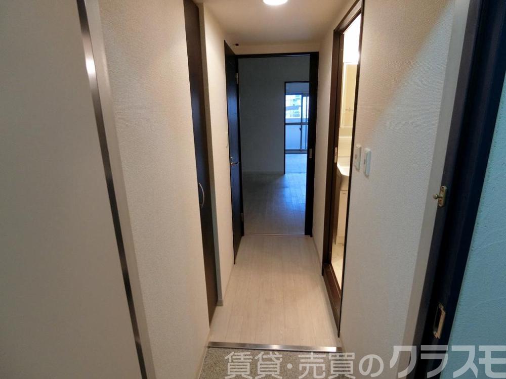 16/30 玄関