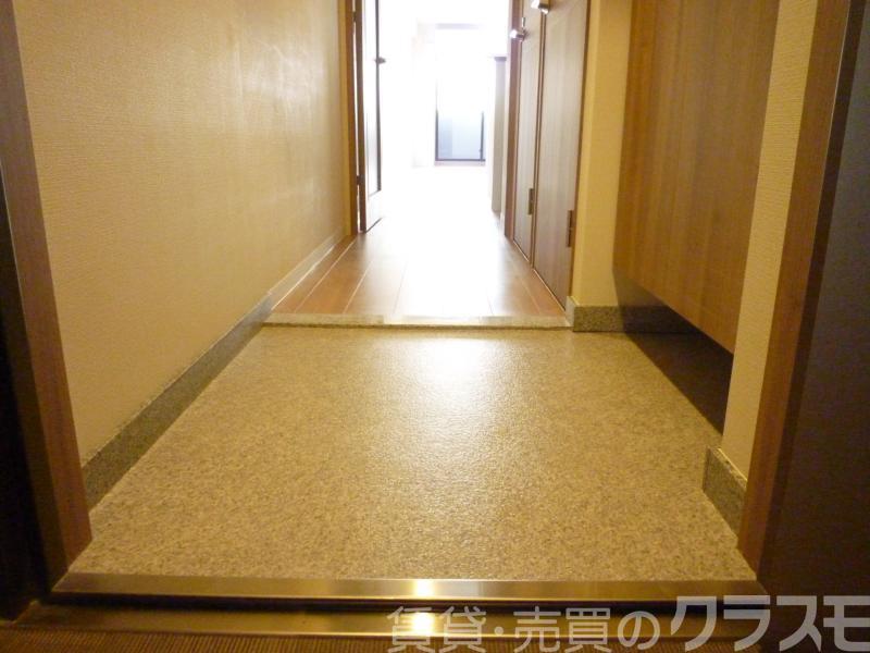 17/30 玄関