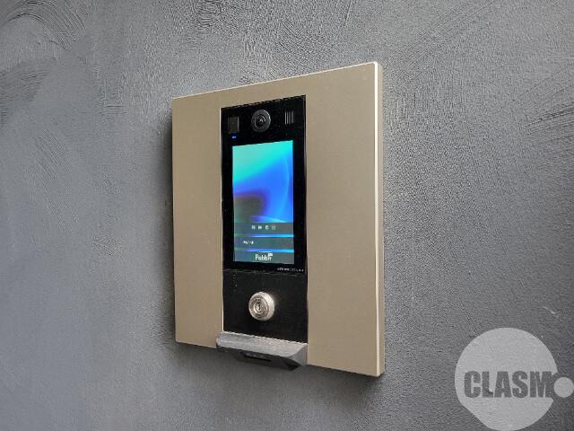 20/26 エントランス