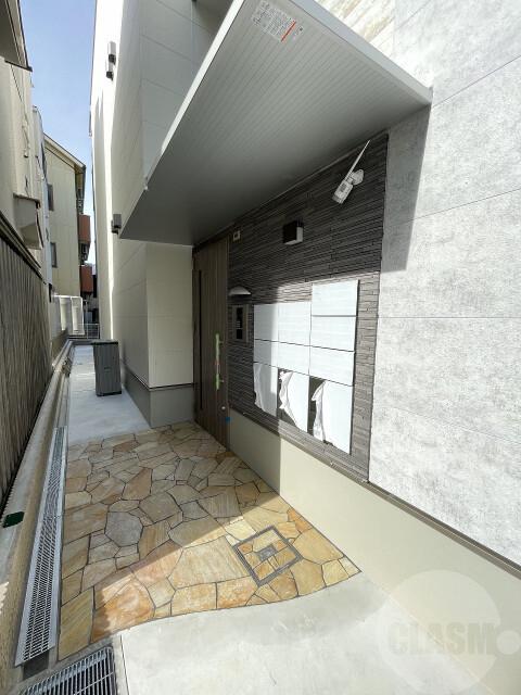 21/30 エントランス