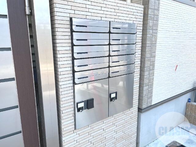 19/30 エントランス