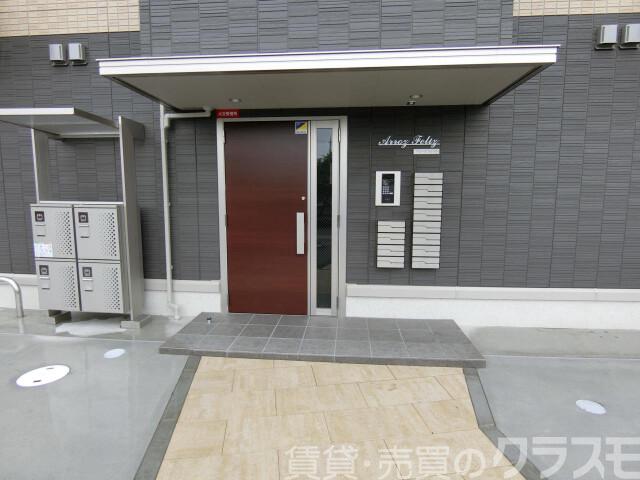 28/30 エントランス