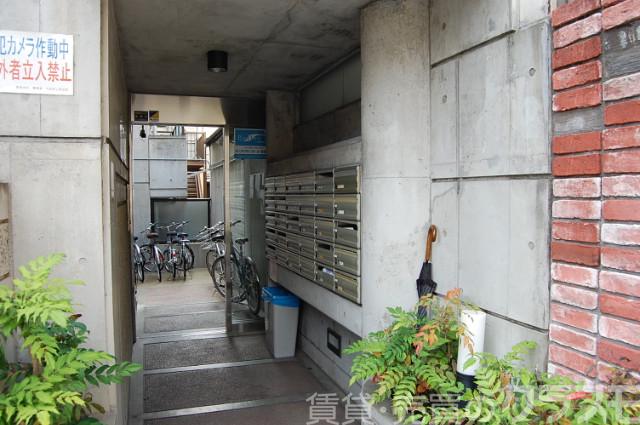 2/2 エントランス