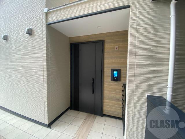 22/30 エントランス