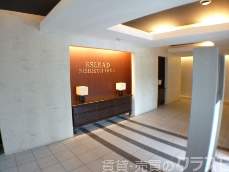 28/30 エントランス