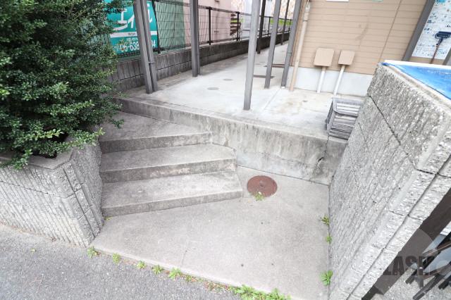 22/30 エントランス