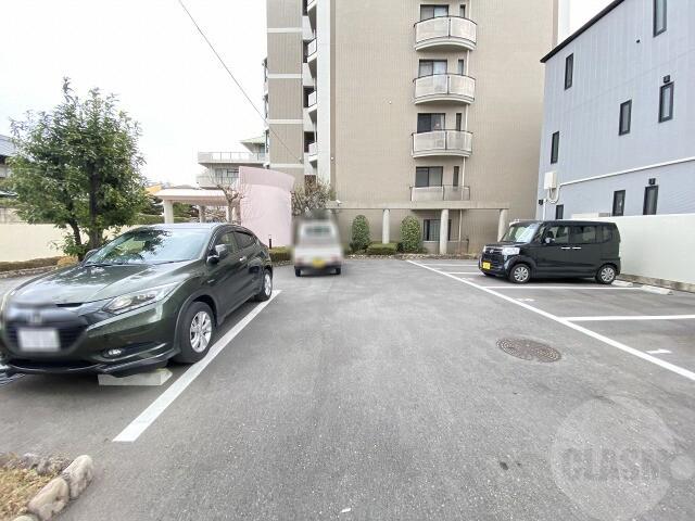 21/26 駐車場