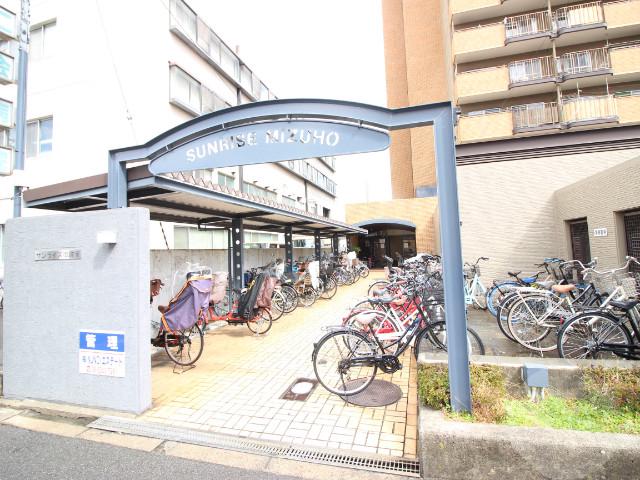 23/30 エントランス