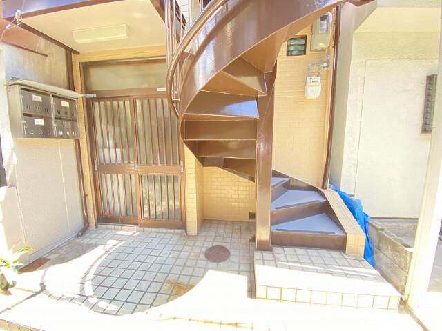 22/30 エントランス