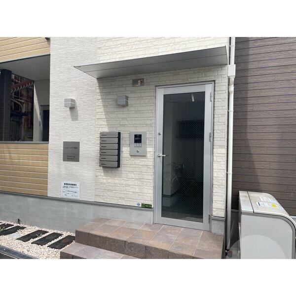 16/22 エントランス