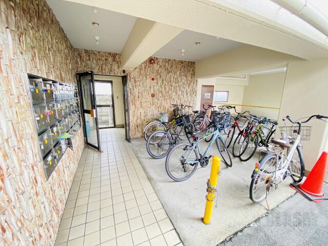 15/23 エントランス