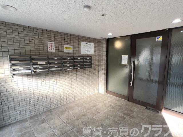 17/30 エントランス