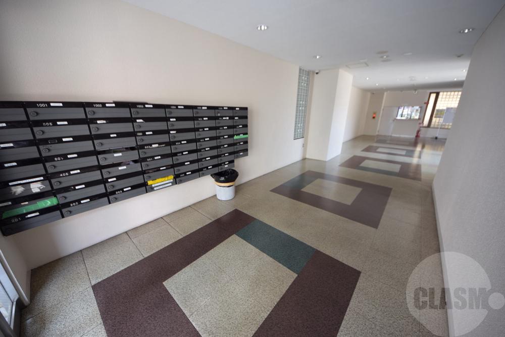 24/30 エントランス