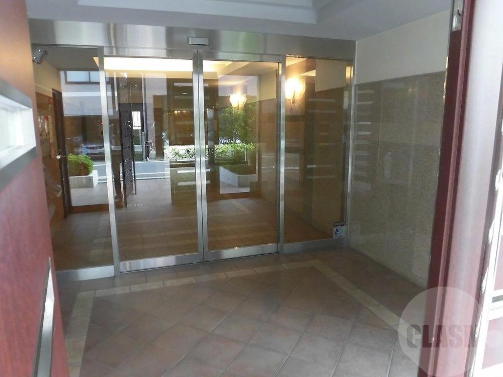 22/27 エントランス