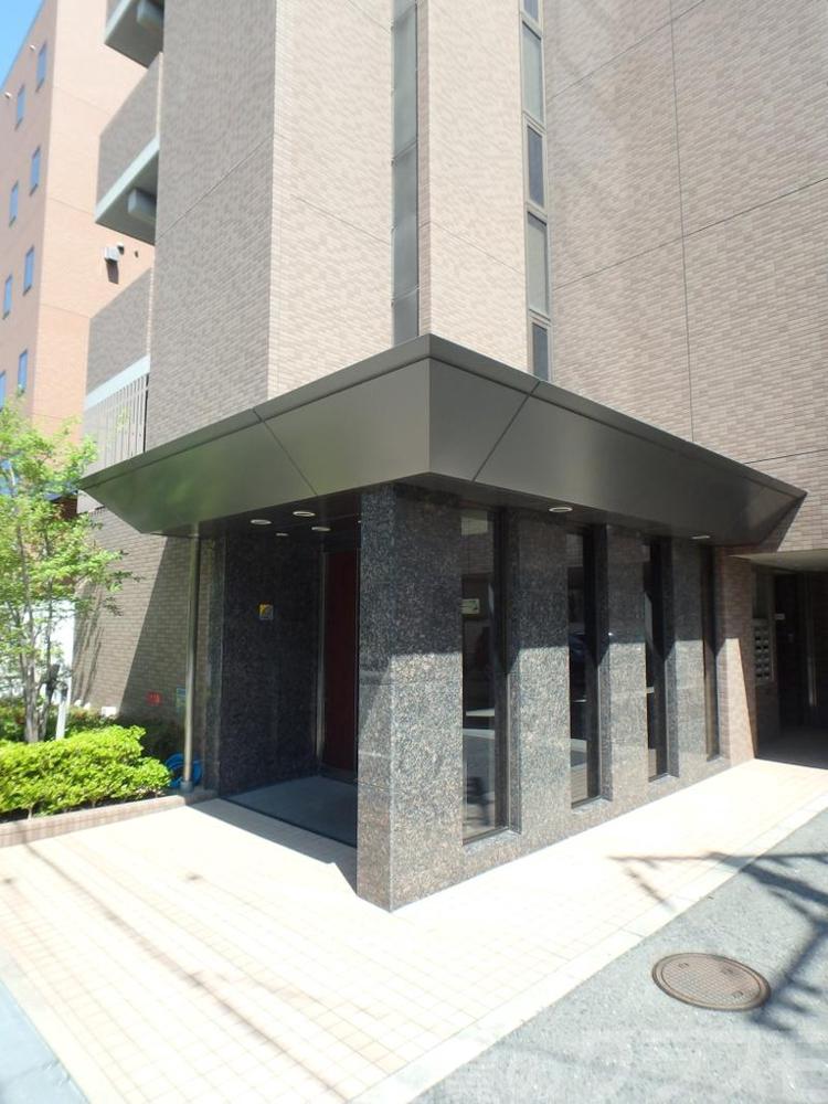 21/30 エントランス