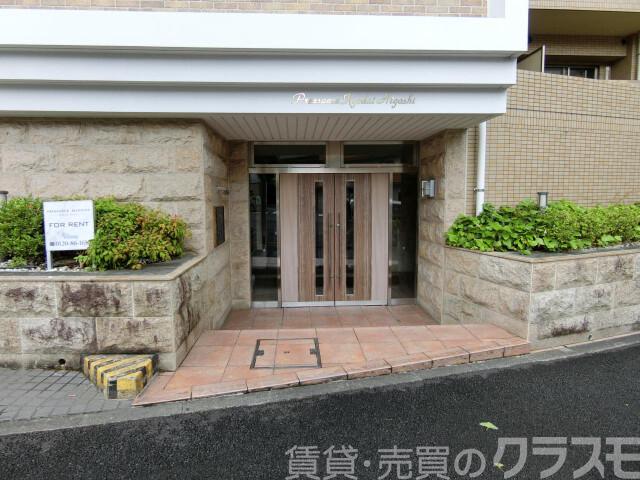 2/4 エントランス