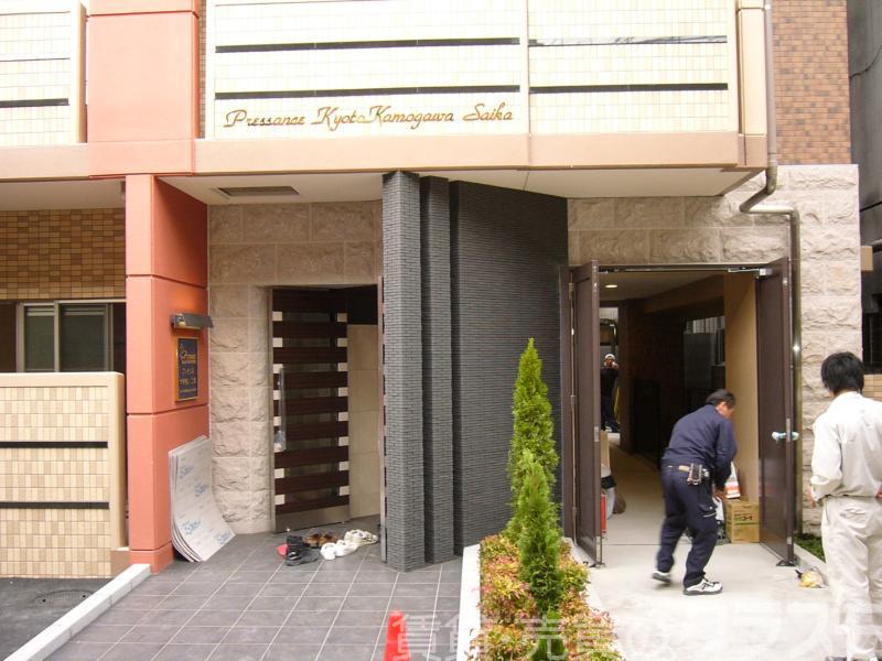 28/30 エントランス