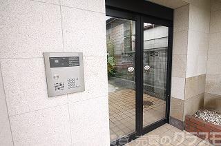 30/30 エントランス