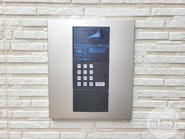 16/22 エントランス