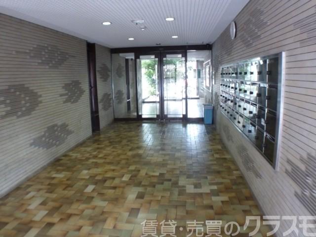 28/30 エントランス