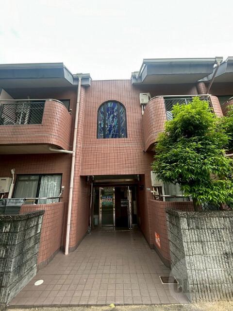 21/30 エントランス