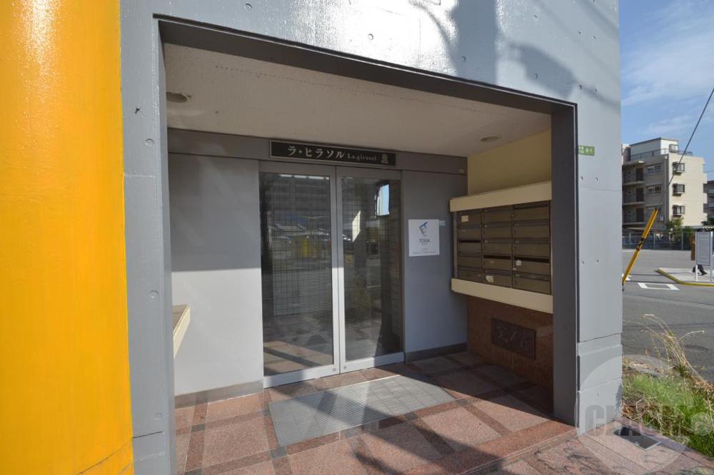 20/28 エントランス