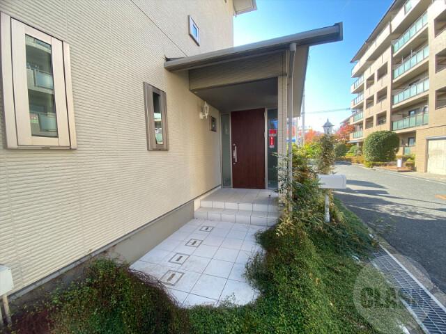 22/30 エントランス