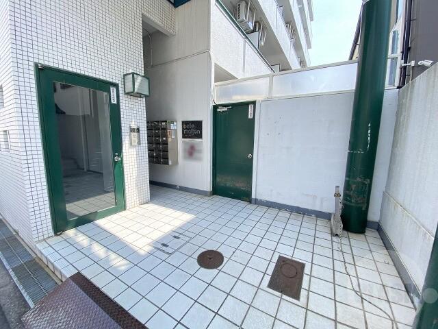 16/29 エントランス