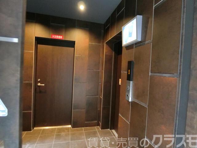 2/4 エントランス