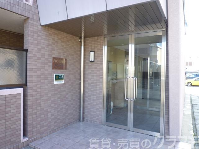 28/30 エントランス