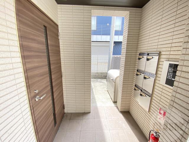 16/26 エントランス