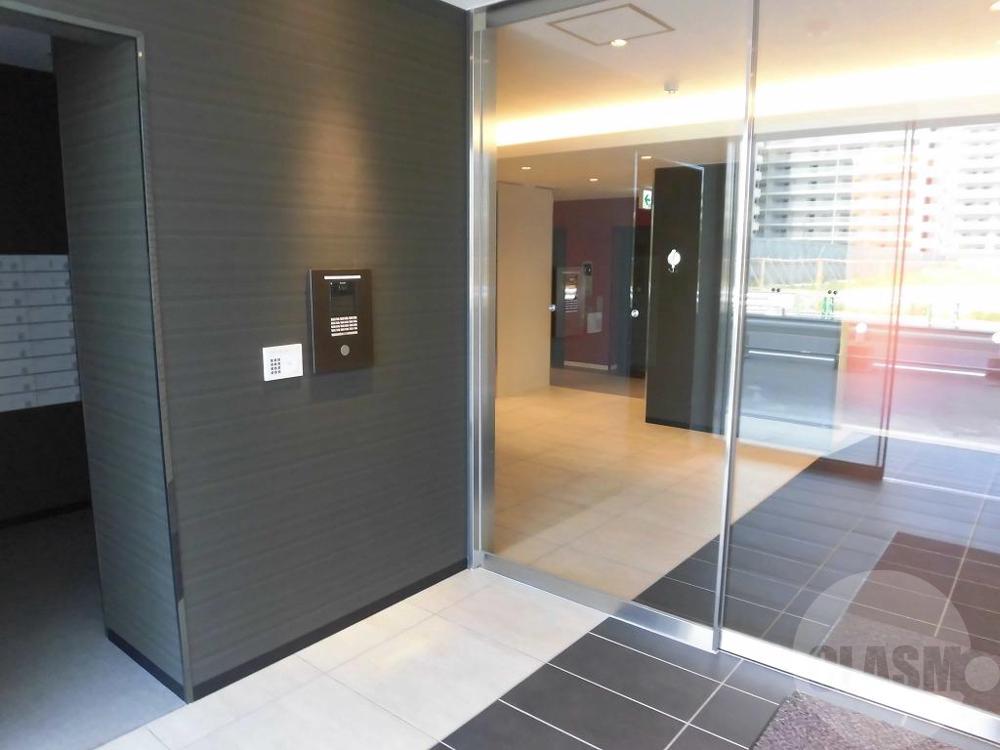 22/28 エントランス