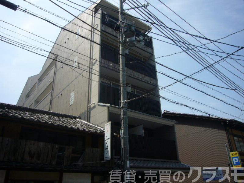 30/30 エントランス