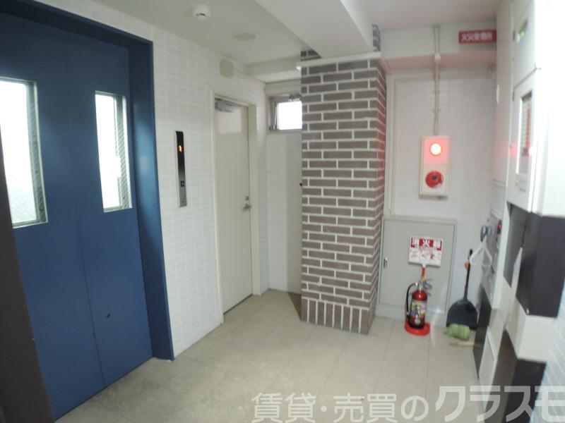 2/4 エントランス