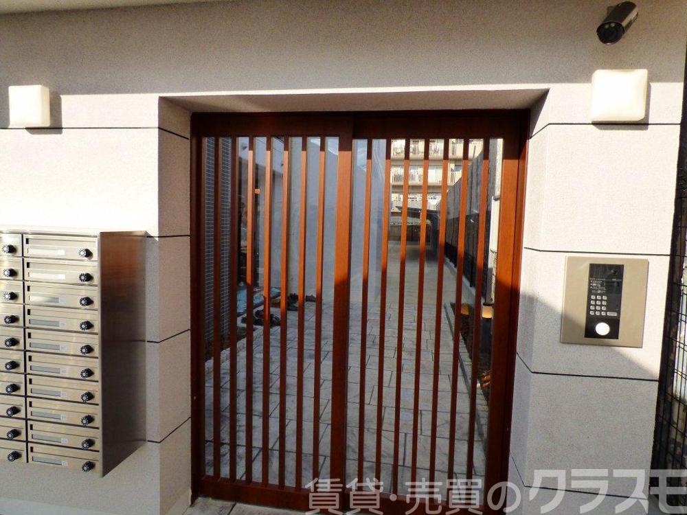 30/30 エントランス