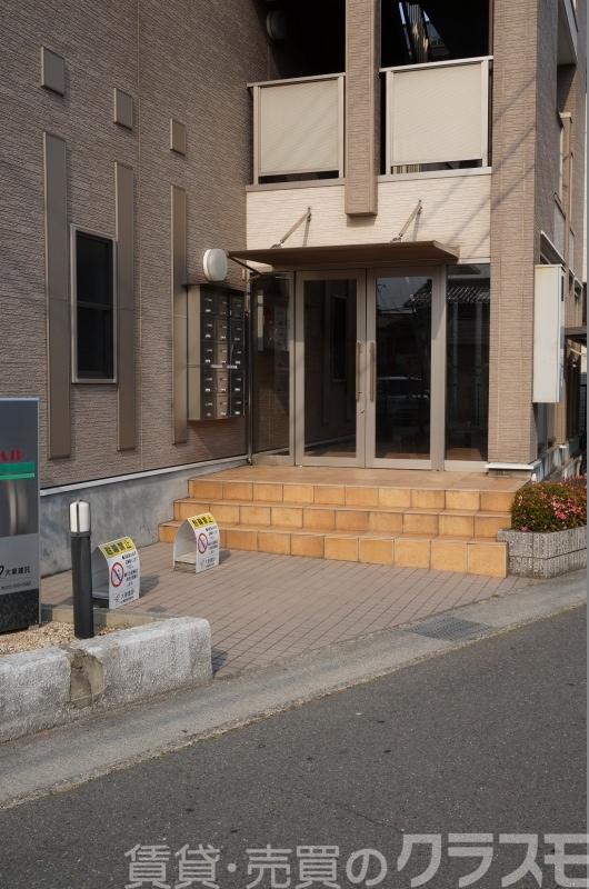 30/30 エントランス