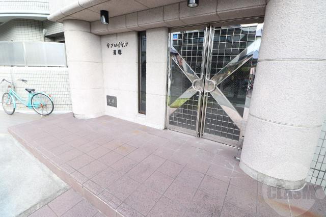 22/30 エントランス