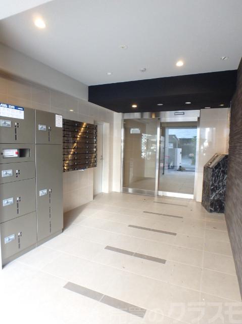 24/30 エントランス