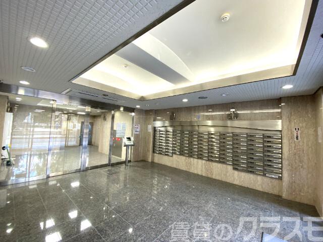 21/27 エントランス