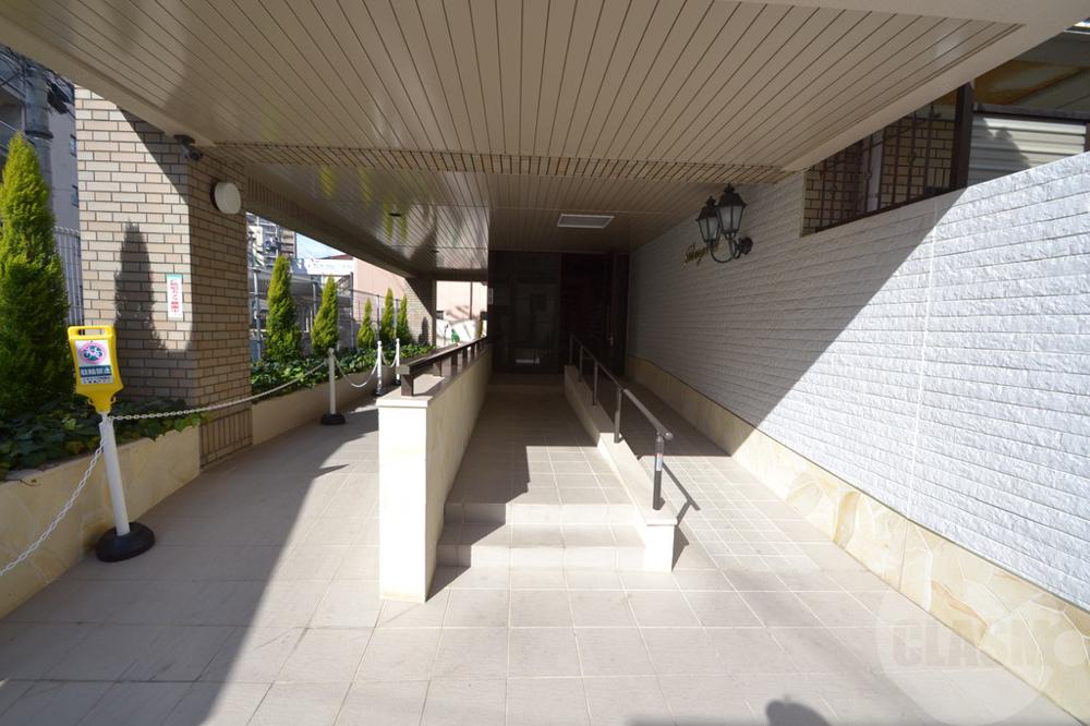 16/26 エントランス