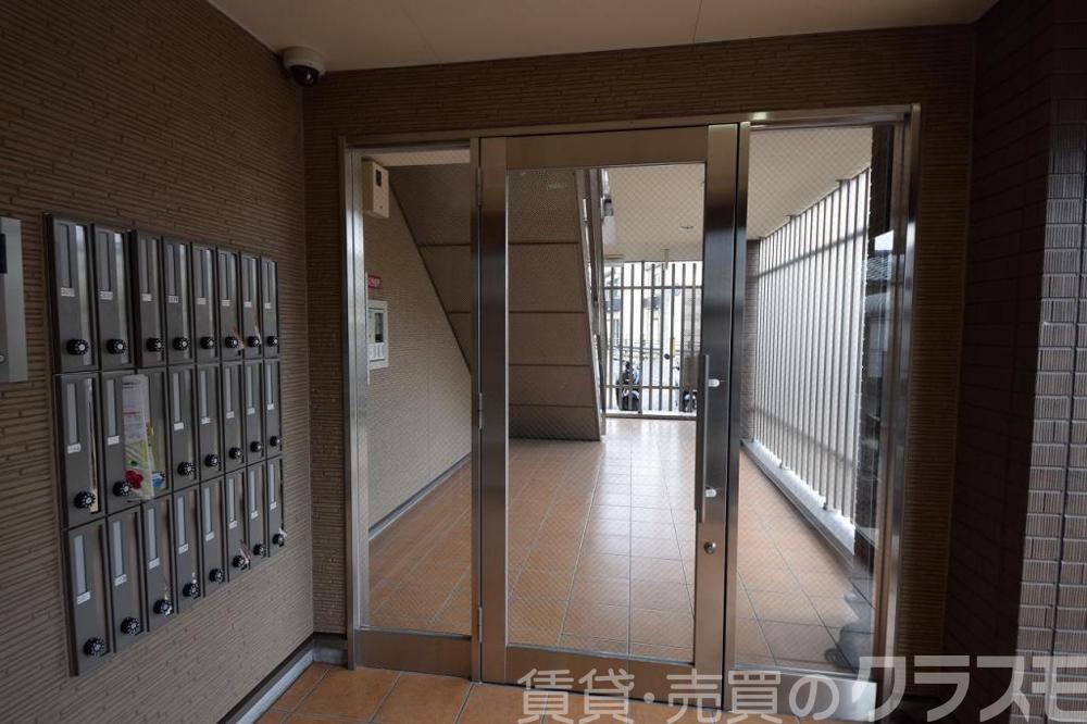 28/30 エントランス