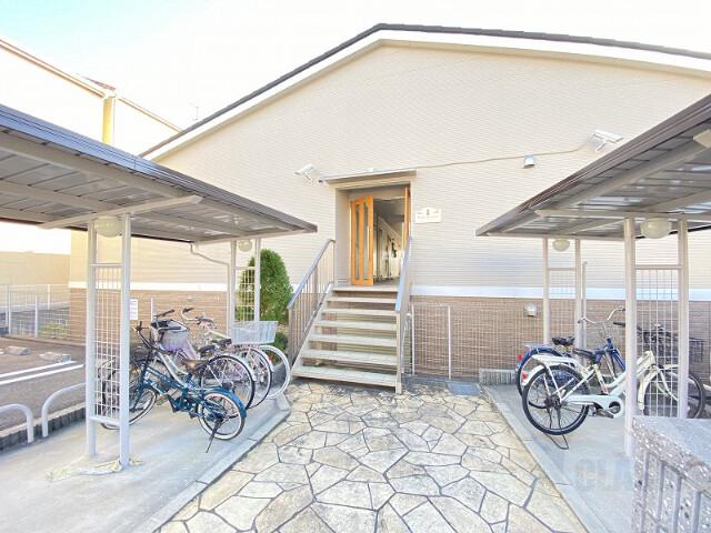 21/23 エントランス