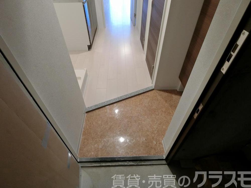 19/30 玄関