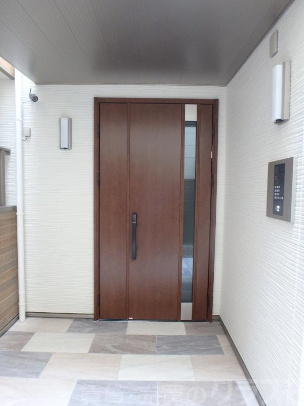 26/30 エントランス