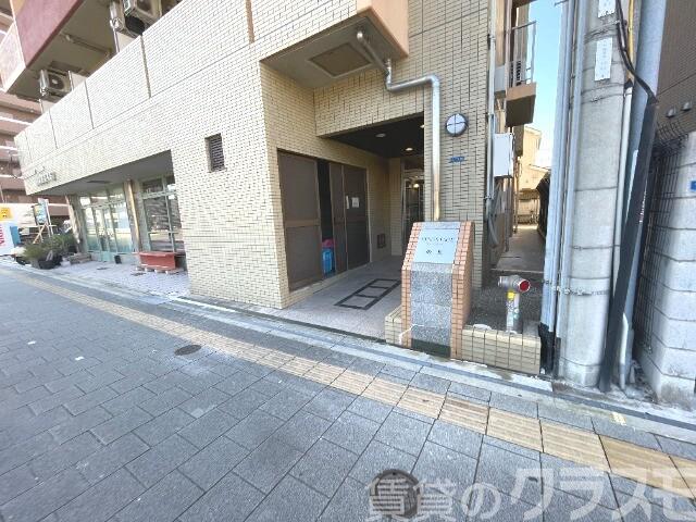 21/25 エントランス