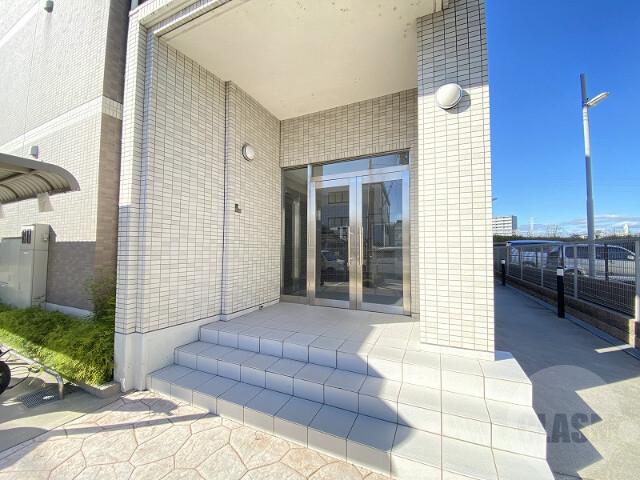 20/30 エントランス