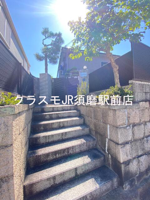 26/30 エントランス