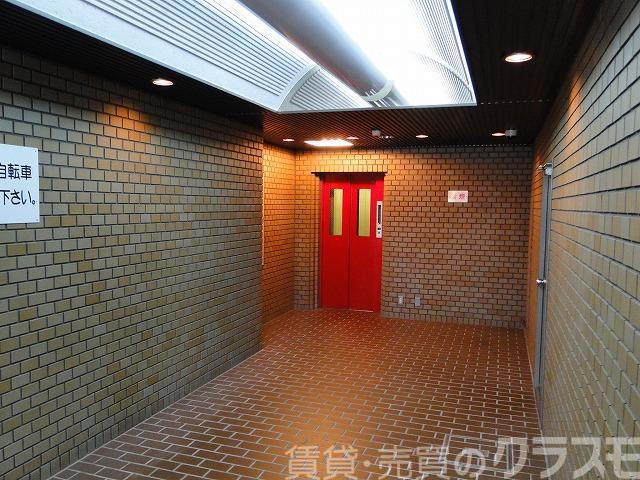 2/4 エントランス