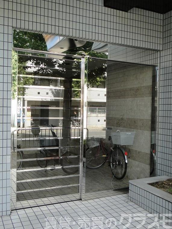 2/4 エントランス